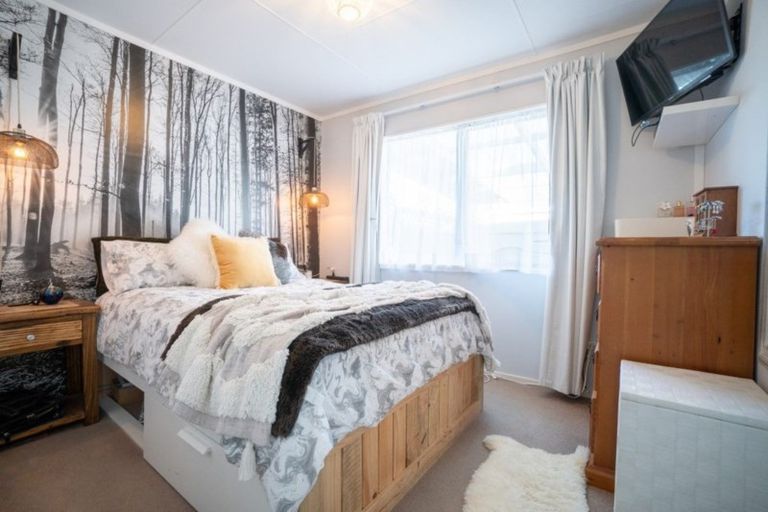 Photo of property in 15 Charles Cross Street, Longburn, Palmerston North, 4412