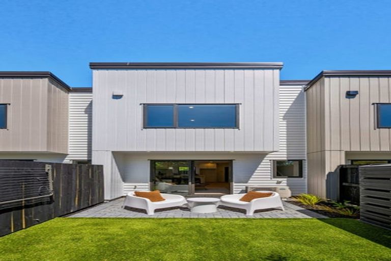 Photo of property in 4/721 Te Atatu Road, Te Atatu Peninsula, Auckland, 0610