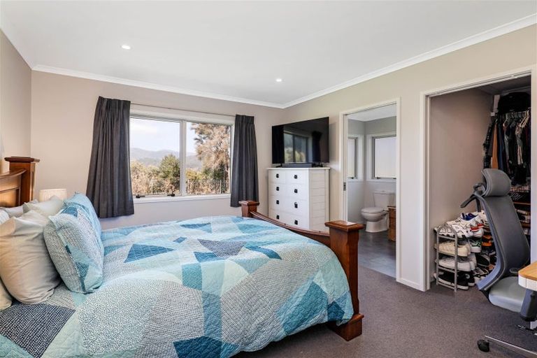Photo of property in 4 Cory Jane Grove, Riverstone Terraces, Upper Hutt, 5018