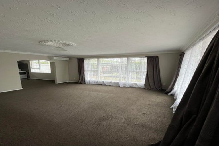 Photo of property in 1/14a Branksome Place, Parklands, Christchurch, 8083