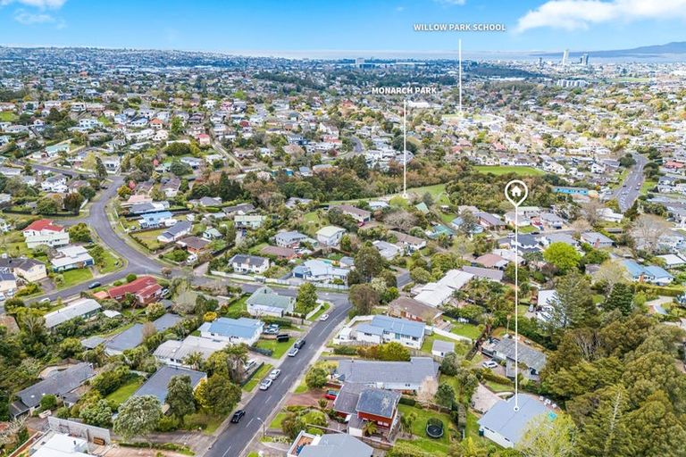 Photo of property in 35 Mcdowell Crescent, Hillcrest, Auckland, 0627