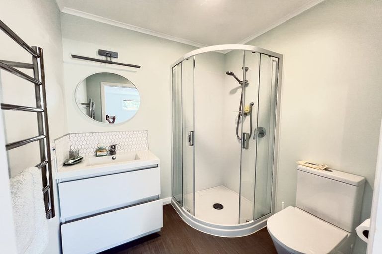 Photo of property in 18 Deller Grove, Silverstream, Upper Hutt, 5019