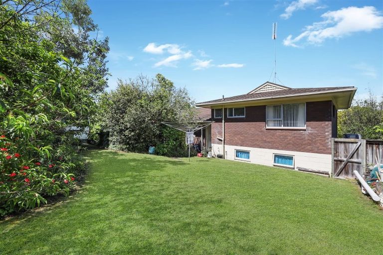 Photo of property in 5 Mirrabooka Avenue, Botany Downs, Auckland, 2010