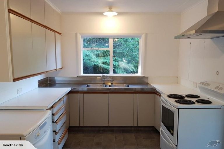 Photo of property in 69 Moorefield Road, Johnsonville, Wellington, 6037