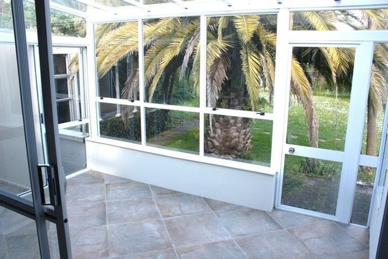 Photo of property in 22 East Street, Terrace End, Palmerston North, 4410