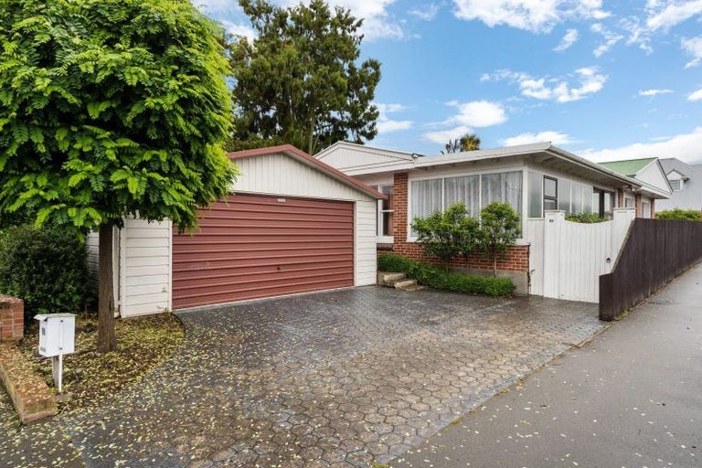 Photo of property in 99 Avonhead Road, Avonhead, Christchurch, 8042