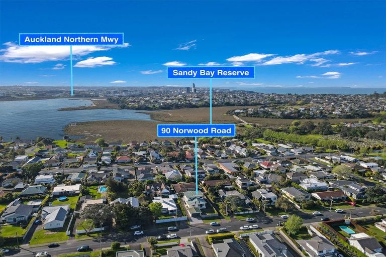 Photo of property in 1/90 Norwood Road, Bayswater, Auckland, 0622