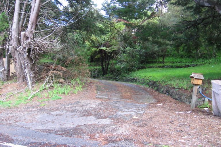 Photo of property in 12 Deirdre Place, Titirangi, Auckland, 0604