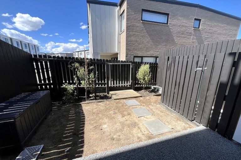 Photo of property in 73 Huri Street, Mangere Bridge, Auckland, 2022