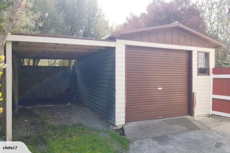 Photo of property in 51b Gemstone Drive, Birchville, Upper Hutt, 5018