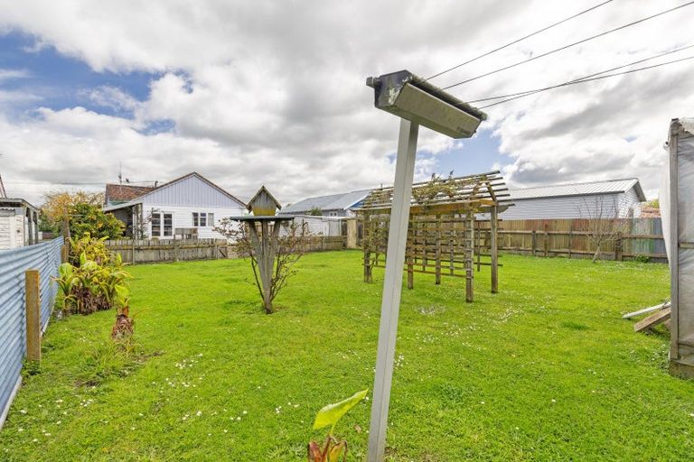 Photo of property in 17 Robert Street, Marton, 4710