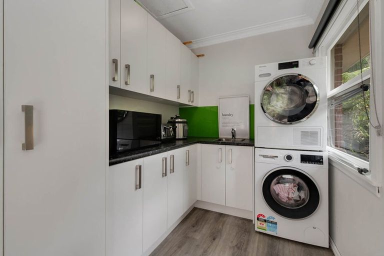 Photo of property in 6 Lancelot Road, Orewa, 0931