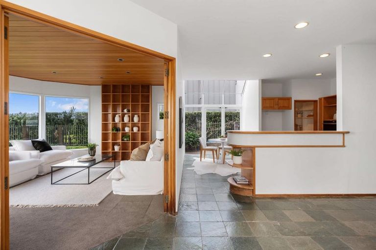 Photo of property in 30 Oxford Terrace, Coromandel, 3506