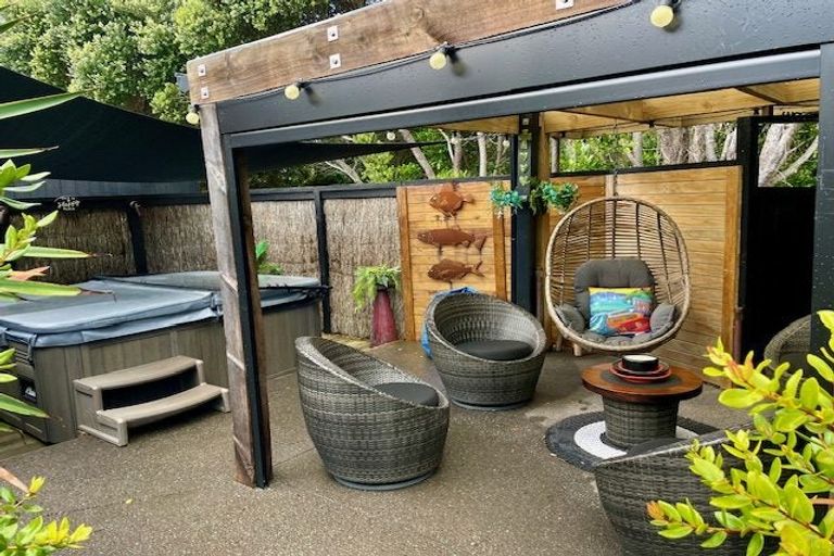 Photo of property in 112 Marram Place, Matarangi, Whitianga, 3592