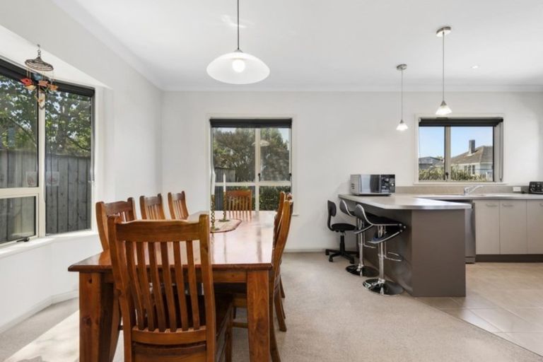 Photo of property in 2a Field Street, Silverstream, Upper Hutt, 5019