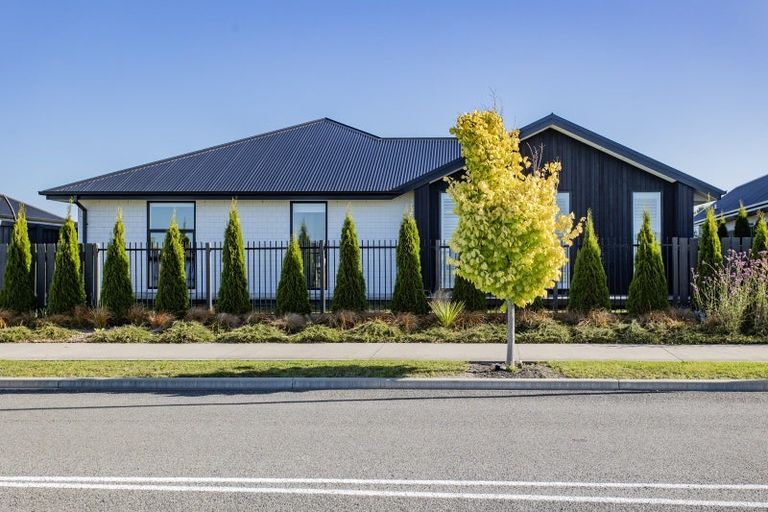 Photo of property in 17 Goldie Drive, Rangiora, 7400