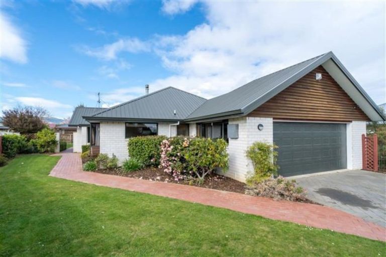 Photo of property in 4 Alpine Close, Mosgiel, 9024