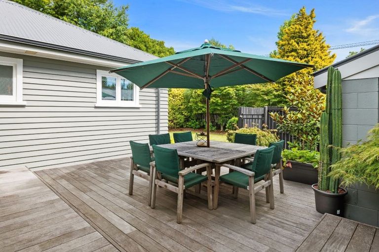 Photo of property in 98 Hamilton Avenue, Ilam, Christchurch, 8041