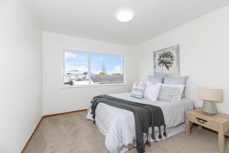 Photo of property in 2/120 Titirangi Road, New Lynn, Auckland, 0600