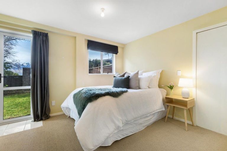 Photo of property in 9 Avalon Crescent, Fernhill, Queenstown, 9300