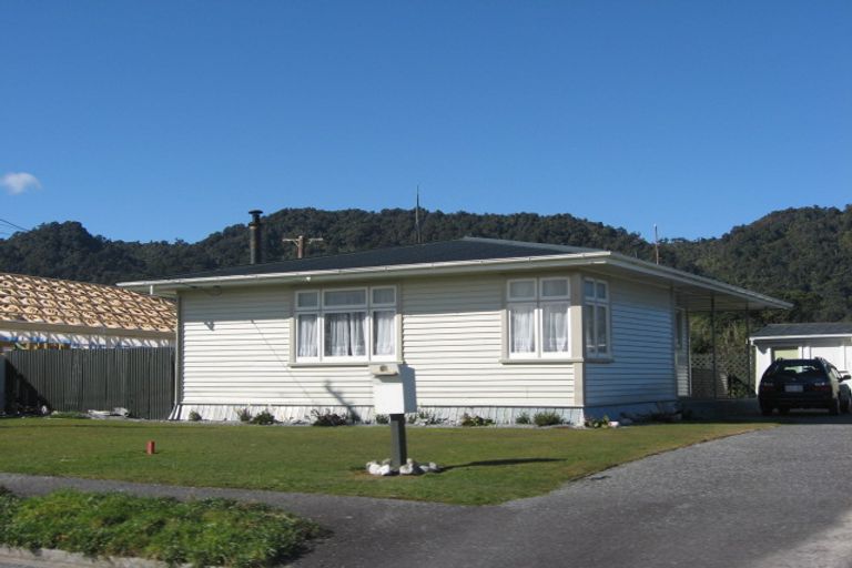 Photo of property in 70 Domett Esplanade, Cobden, Greymouth, 7802