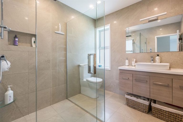 Photo of property in 11 Motuhara Road, Plimmerton, Porirua, 5026