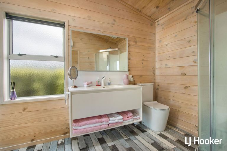 Photo of property in 28 Sandleigh Drive, Athenree, Katikati, 3177