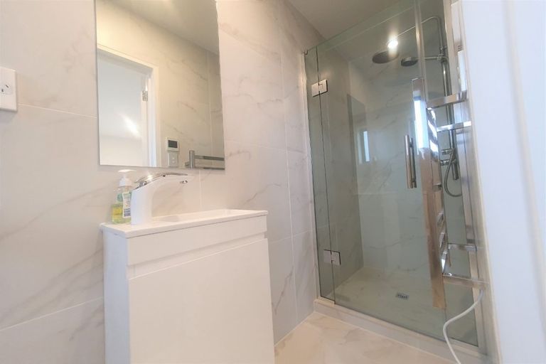 Photo of property in 7 Lilac Lane, Oteha, Auckland, 0632