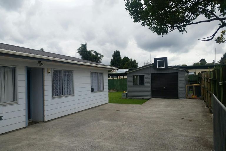 Photo of property in 24b Tironui Station Road, Papakura, 2112