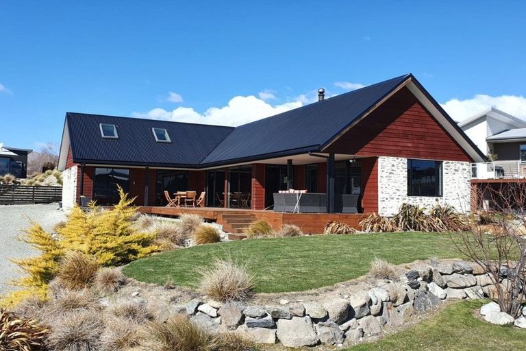 Photo of property in 1 Pollock Place, Lake Tekapo, 7999