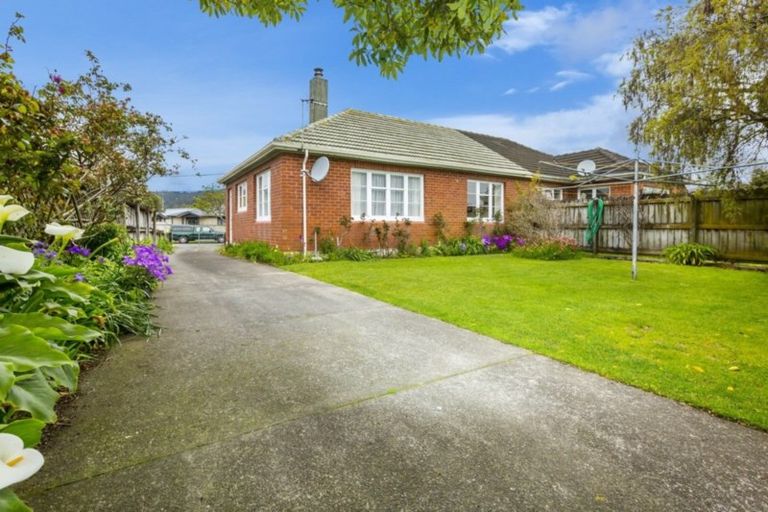 Photo of property in 5 Pearce Crescent, Taita, Lower Hutt, 5011