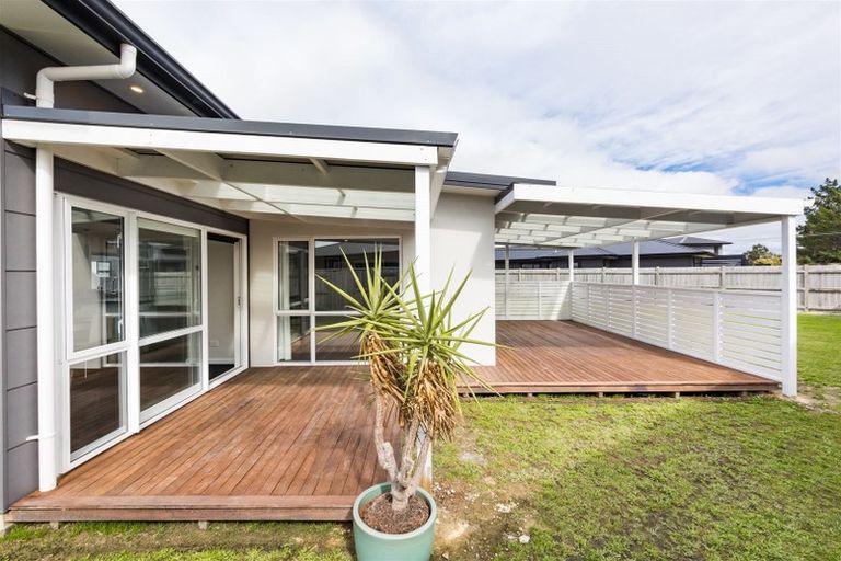 Photo of property in 4 Stratford Court, Fitzherbert, Palmerston North, 4410