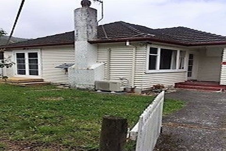 Photo of property in 19 Wood Street, Wainuiomata, Lower Hutt, 5014