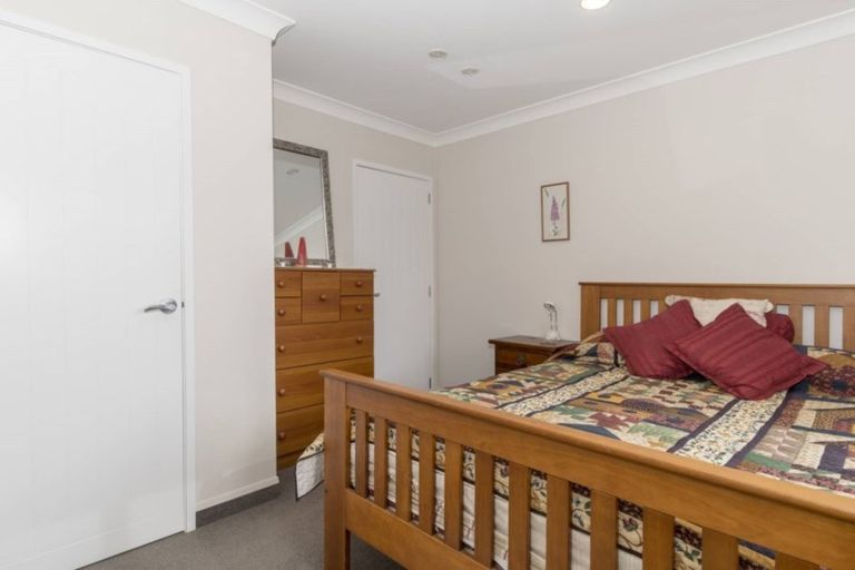 Photo of property in 1 Mckenna Lane, Omokoroa, 3114