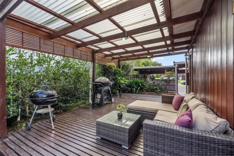 Photo of property in 13 Hiwihau Place, Glenfield, Auckland, 0629