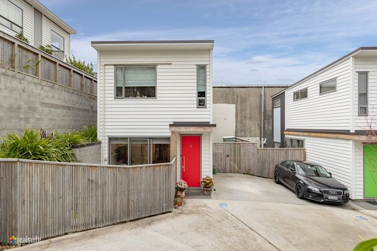 Photo of property in 6/7 Handyside Street, Tawa, Wellington, 5028