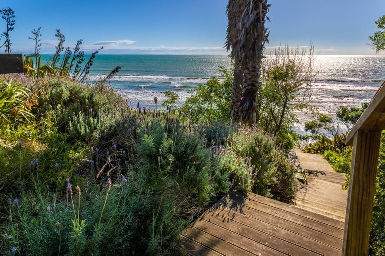 Photo of property in 84 Ames Street, Paekakariki, 5034