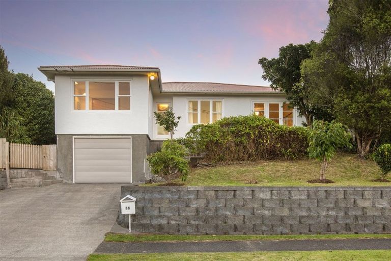 Photo of property in 35 Saint Johns Terrace, Tawa, Wellington, 5028