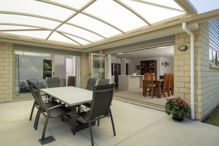 Photo of property in 45 Ballintoy Park Drive, Welcome Bay, Tauranga, 3175