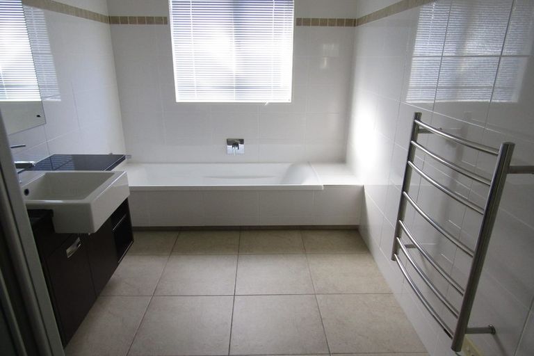 Photo of property in 9 Laurel Oak Drive, Schnapper Rock, Auckland, 0632