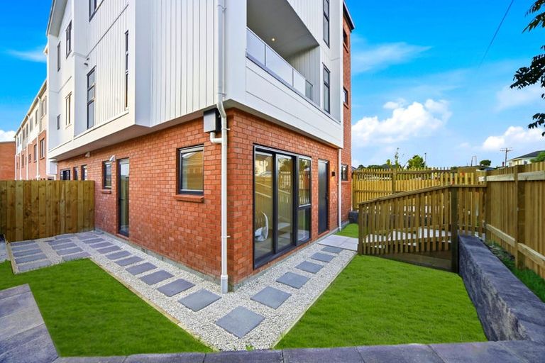 Photo of property in 3/14 Karamu Street, Strandon, New Plymouth, 4312