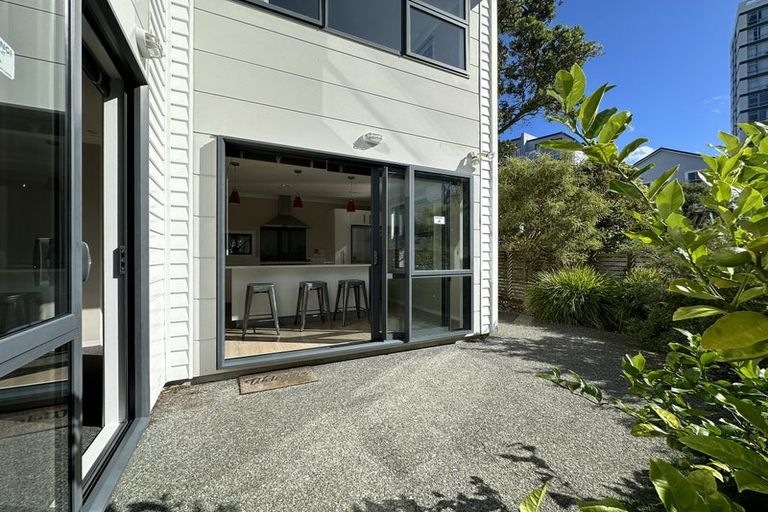 Photo of property in 35 Nairn Street, Mount Cook, Wellington, 6011