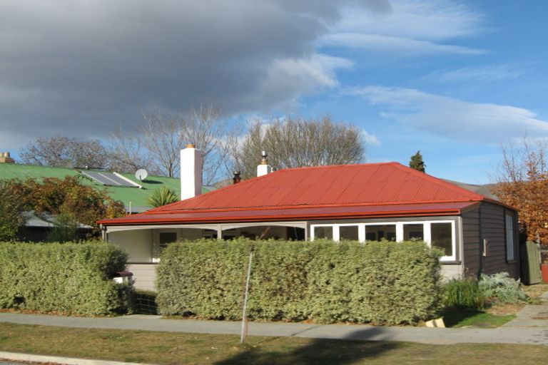 Photo of property in 16 Donegal Street, Cromwell, 9310