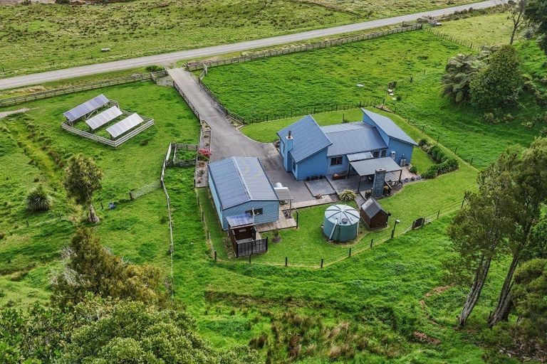 Photo of property in 139 Te Mahoe Road, Mokau, 4376