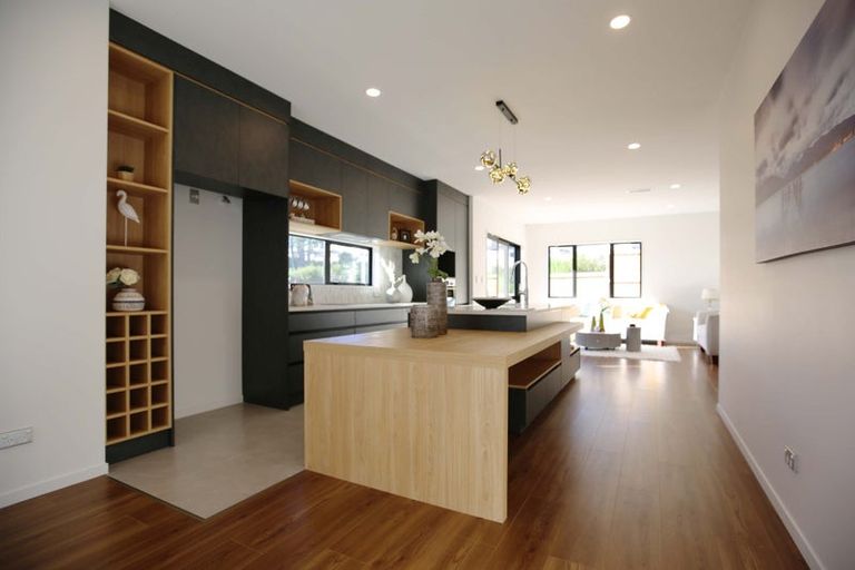 Photo of property in 25 Tannaghmore Drive, Flat Bush, Auckland, 2019