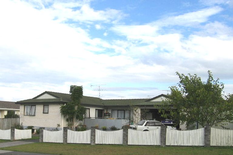 Photo of property in 50 Granville Drive, Massey, Auckland, 0614