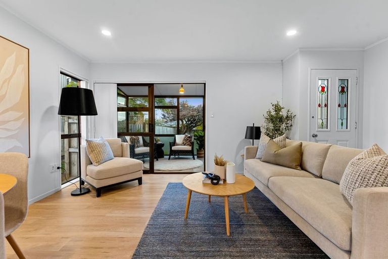 Photo of property in 3/5a Tobruk Crescent, Milford, Auckland, 0620