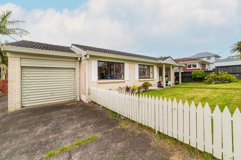 Photo of property in 1/7 Hororata Road, Hauraki, Auckland, 0622