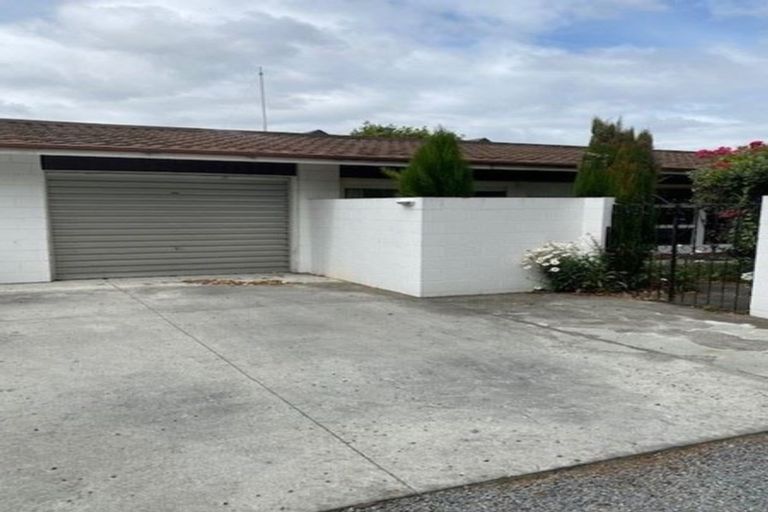 Photo of property in 2/55 Garreg Road, Bryndwr, Christchurch, 8052