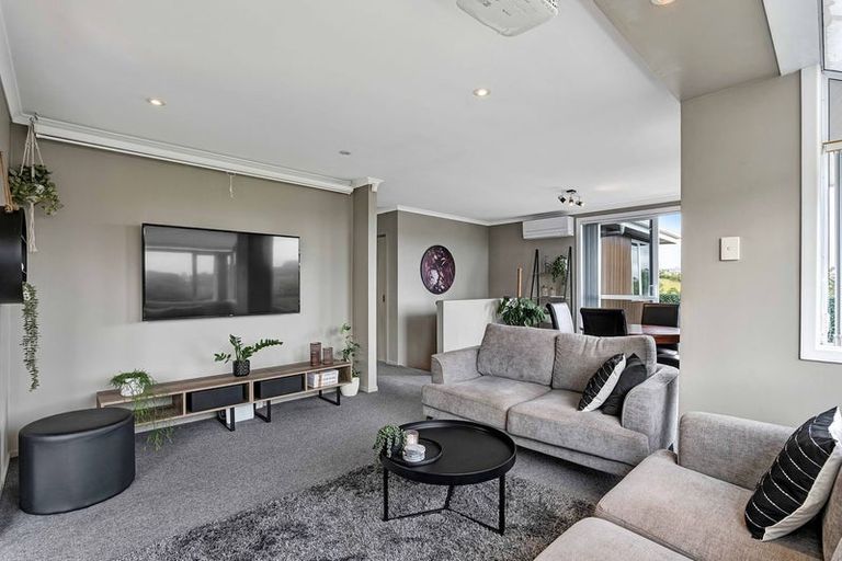 Photo of property in 116 Omata Road, Marfell, New Plymouth, 4310